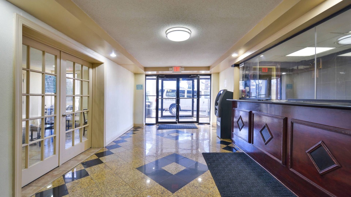 Irvington Hotel | Red Carpet Inn Newark Irvington, NJ