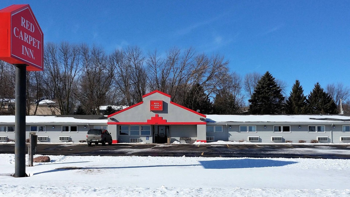 Windom Hotel | Red Carpet Inn