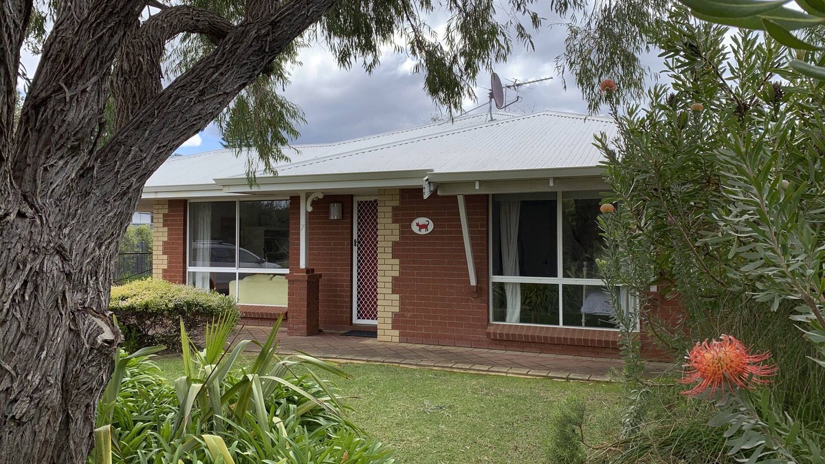 Dunsborough House | Red Cat Shack Dunsborough