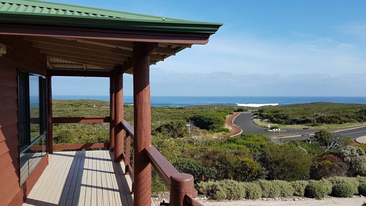 Gnarabup House | Red Door - *Spectacular views, close to beach, large spaces*