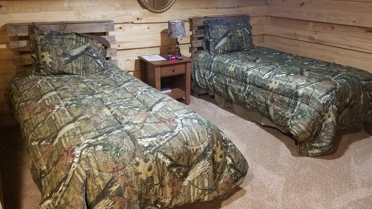 Statesboro House | Red Fern Lodge Room 2