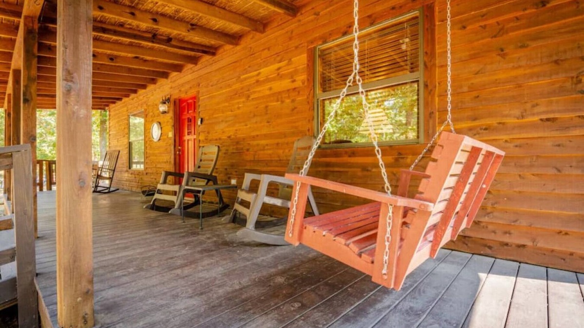Hochatown Apartment | Red Fox Den Luxury Cabin