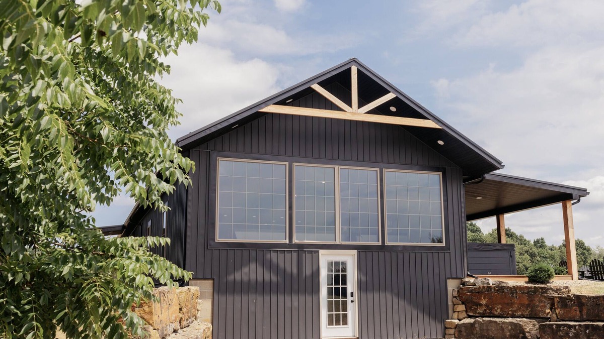 Freeport House | Red Hill Farm's Newly Renovated "Bunkhouse" with Hot tub and Gameroom