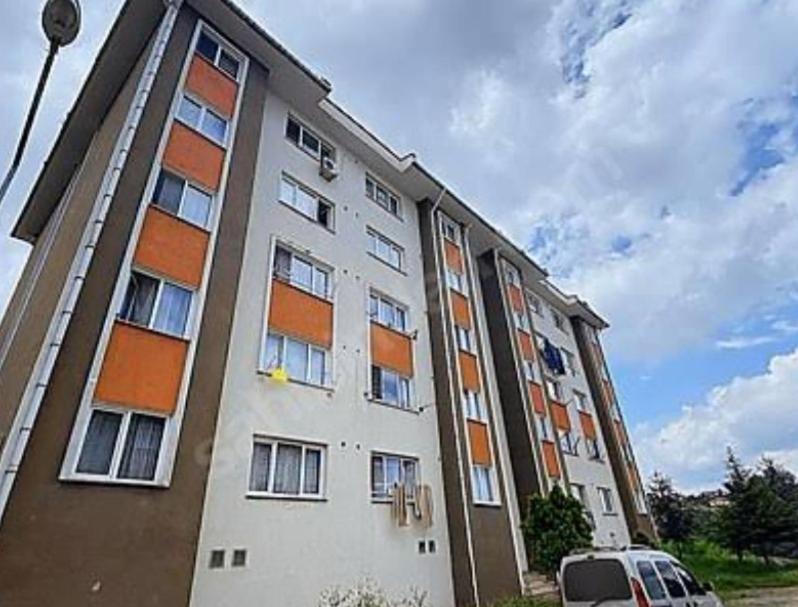 Akcaabat Apartment | Red home