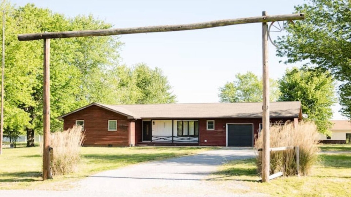 Benton House | Red House at Rend Lake