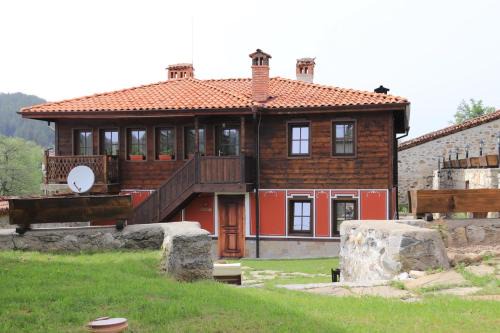 Koprivshtitsa House | Red House