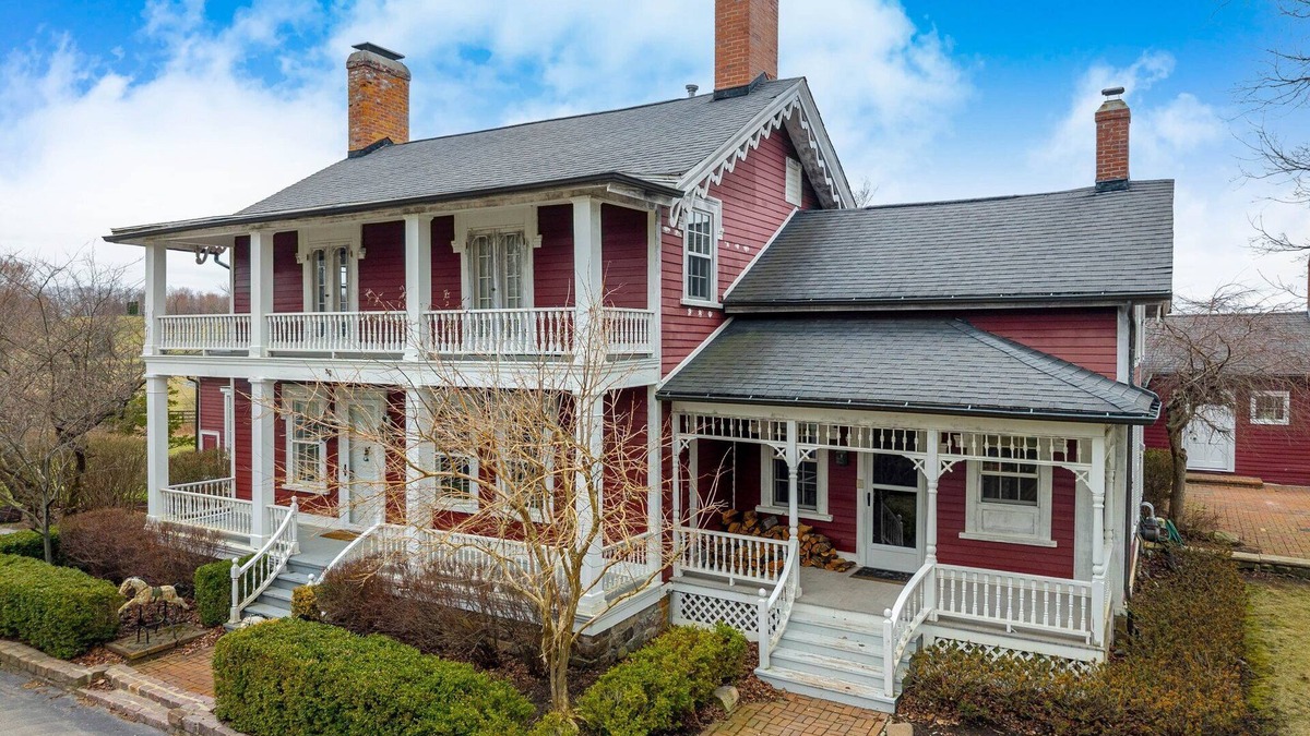 Metamora House | Red House Farm, an Historic Metamora MI Equestrian Estate