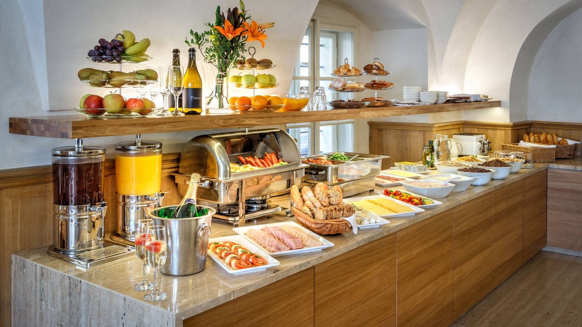 Hradcany Hotel | Red Lion