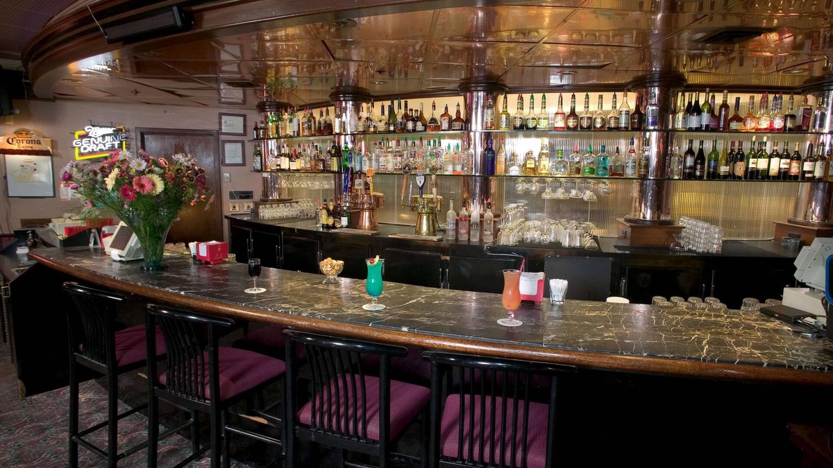 Brownstown Hotel | Red Lion Hotel Yakima Center