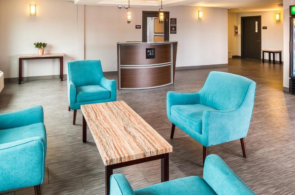 Northwest Everett Hotel | Red Lion Inn and Suites Everett