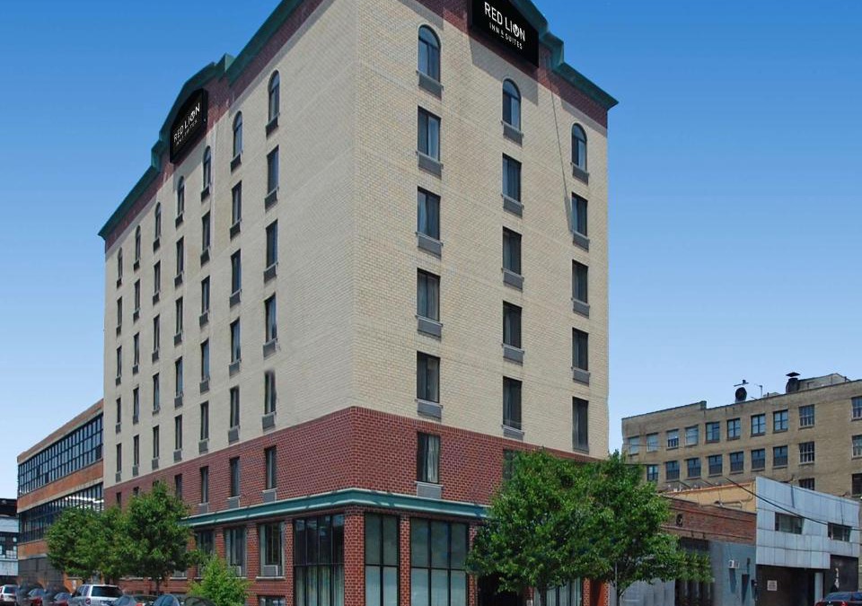 Hunters Point Hotel | Red Lion Inn & Suites Long Island City
