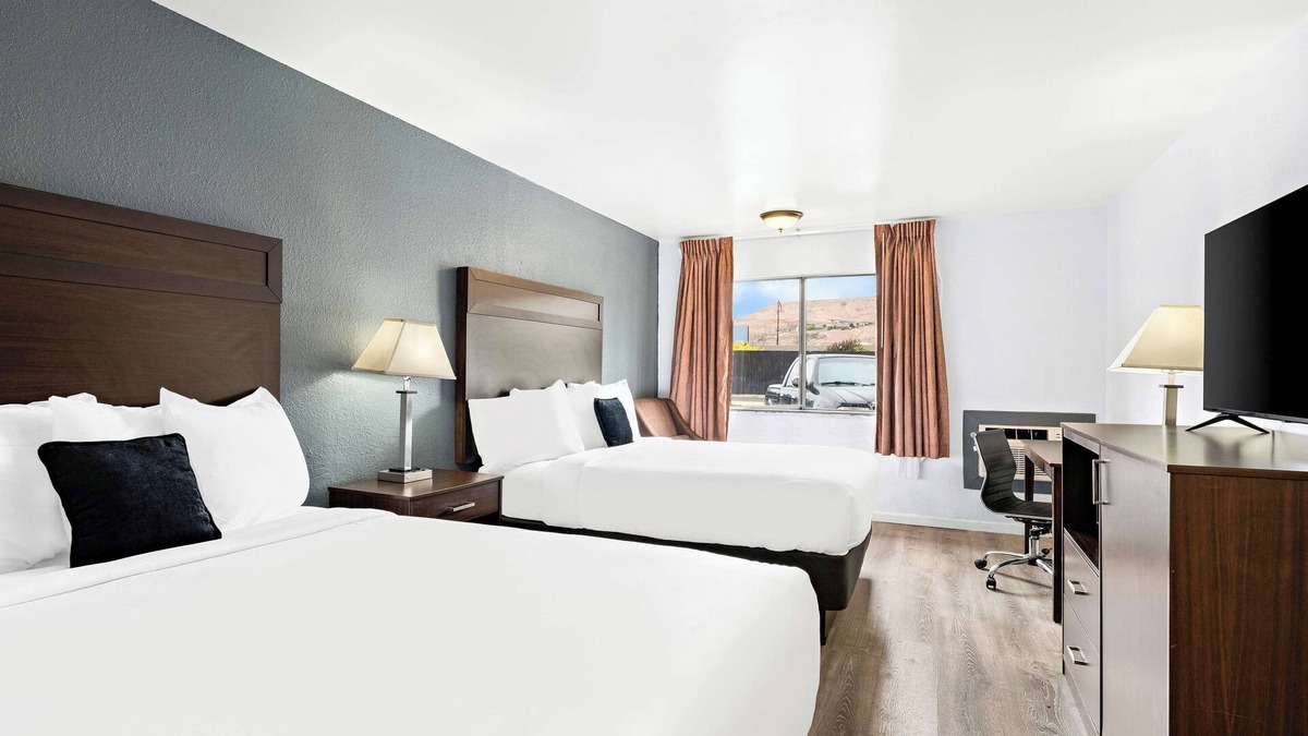 Yakima Hotel | Red Lion Inn & Suites Yakima