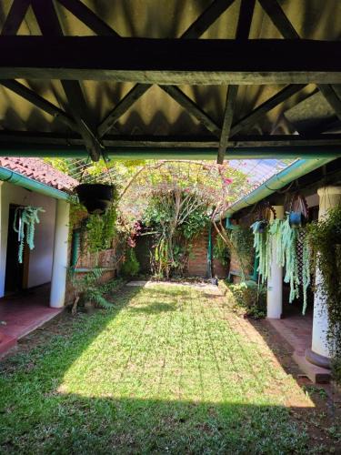 Badulla Bed & Breakfast | Red Lotus -Villa