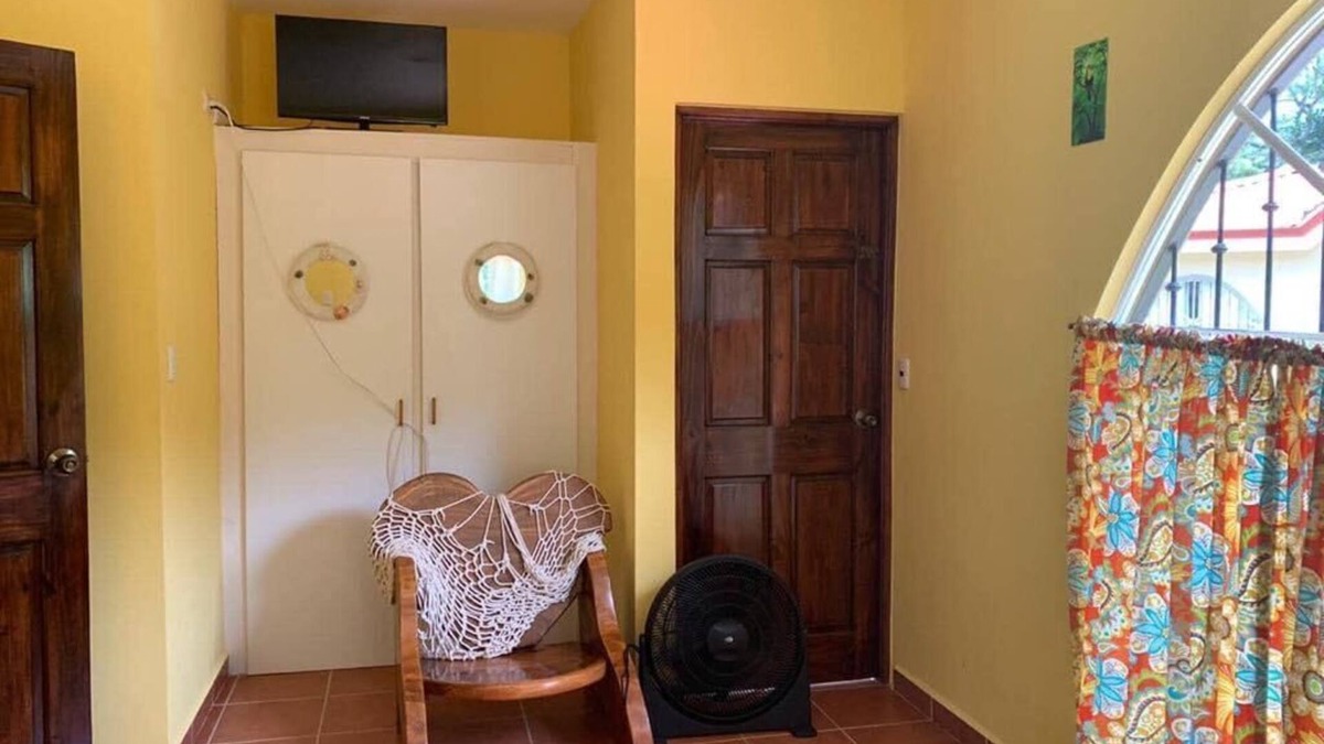 Esterillos Este House | Red Macaw House - Hot Tub - Beach front