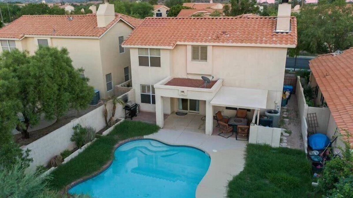 Red Mountain Ranch House | Red Mountain Ranch home, BBQ, Pool Heater