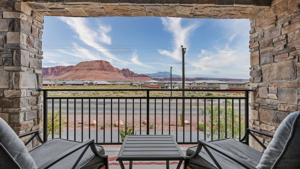 Ivins House | Red Mountain Views - Monthly