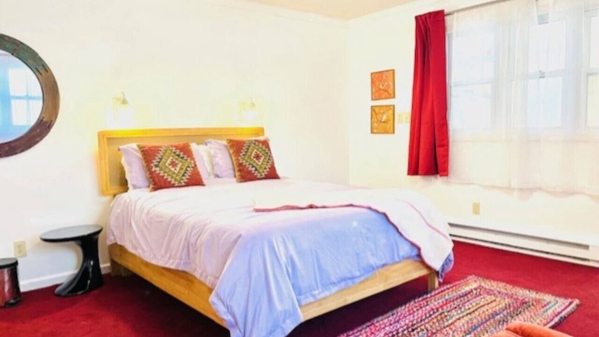Highmount Apartment | Red Peacock Catskill Cabin sleeps four 6