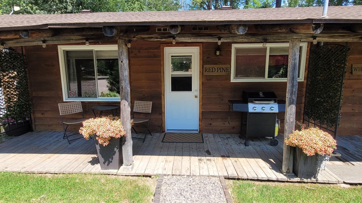 Petawawa Cabin | Red Pine Cabin at Pine Ridge Park