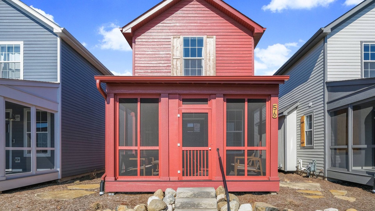 Ottawa House | Red Red Wine | 2 Bed, 2.5 Bath