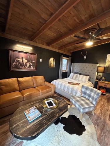 Shreveport House | Red River Carriage House With River View