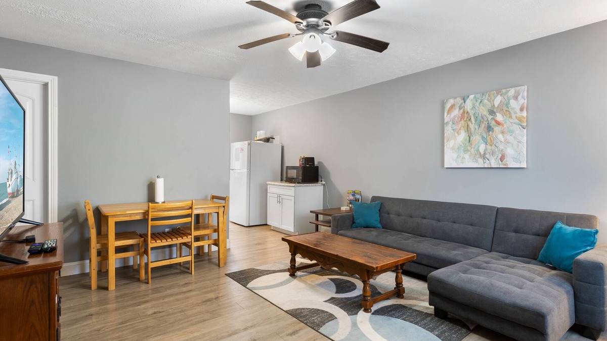 Stanton House | Red River Duplex - Unit 3 - 12 miles to the Gorge!