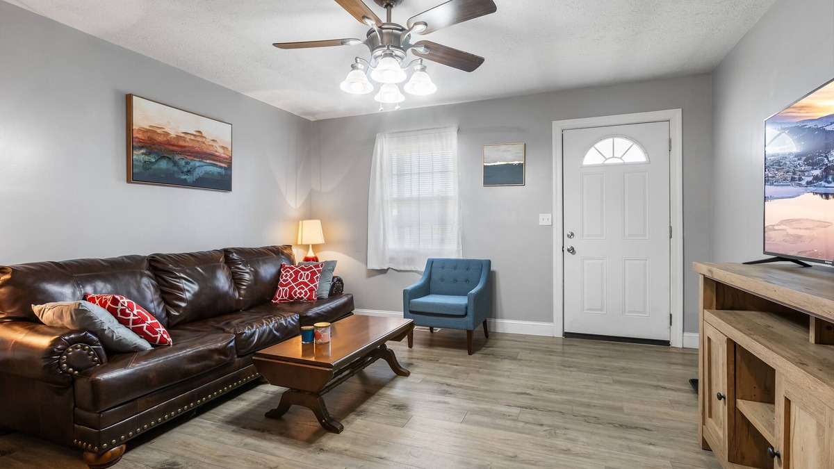 Stanton House | Red River Duplex - Unit 6 - 12 miles to the Gorge!