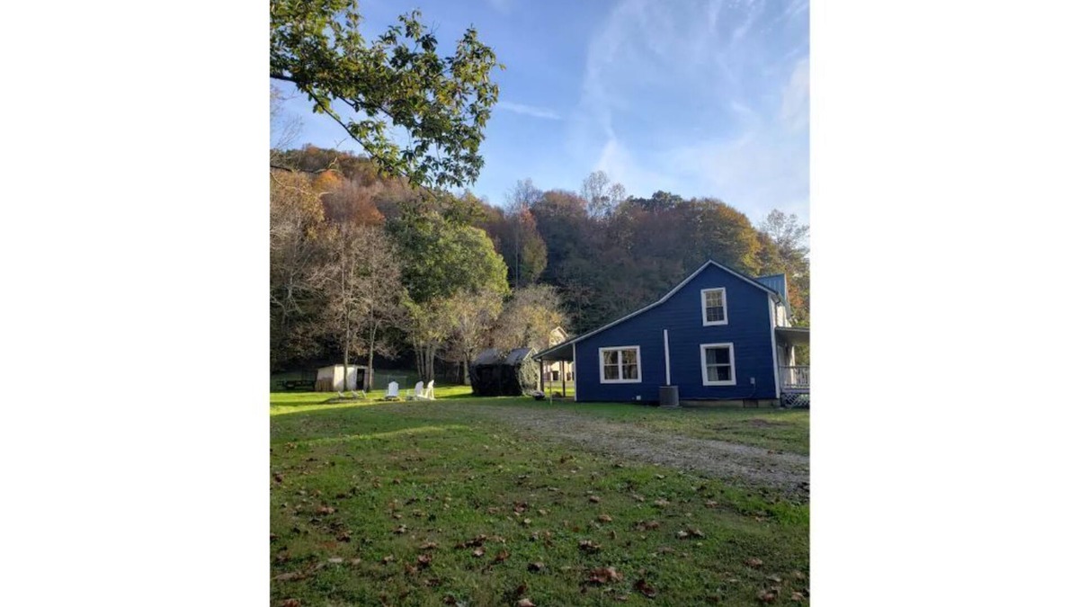 Stanton House | Red River Gorge Farmhouse-50 acres-wifi-pet friend