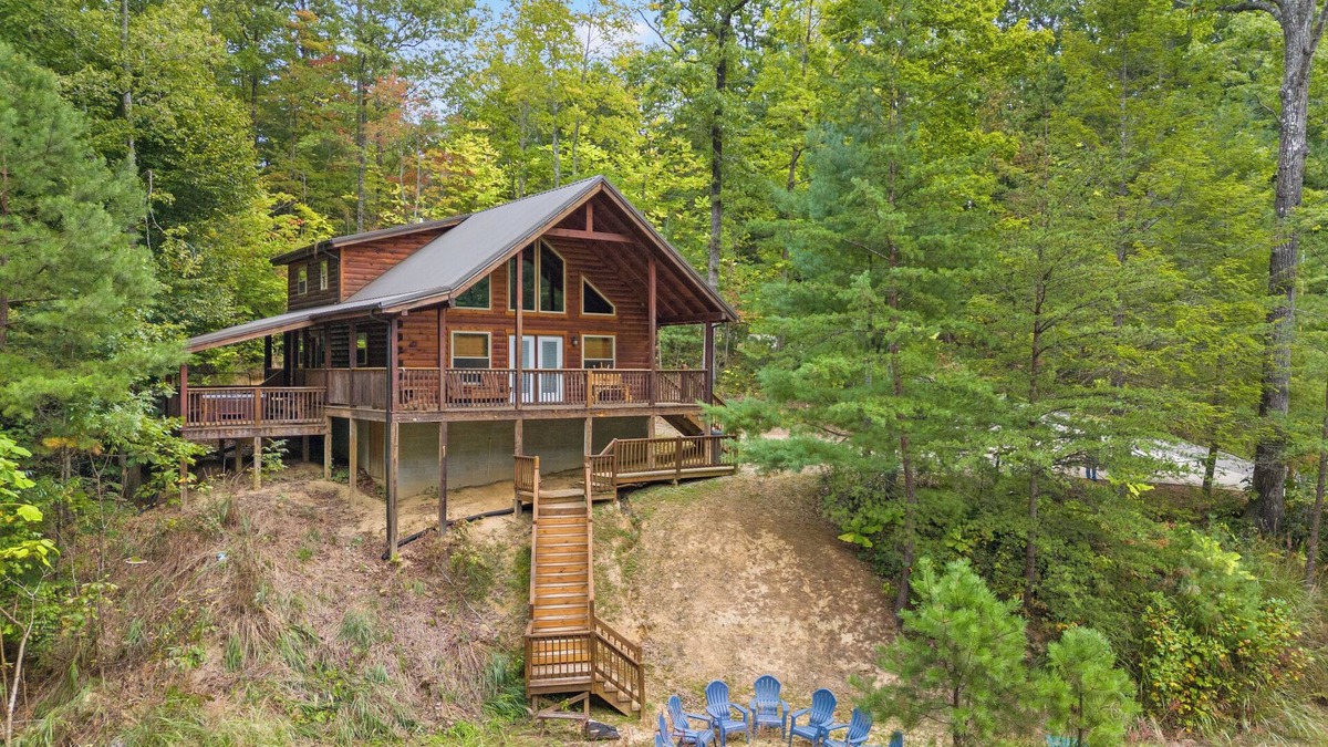 Primrose Cabin | Red River Gorge Lakeside Cabin retreat! 4 bed 4 bath with a Hot Tub