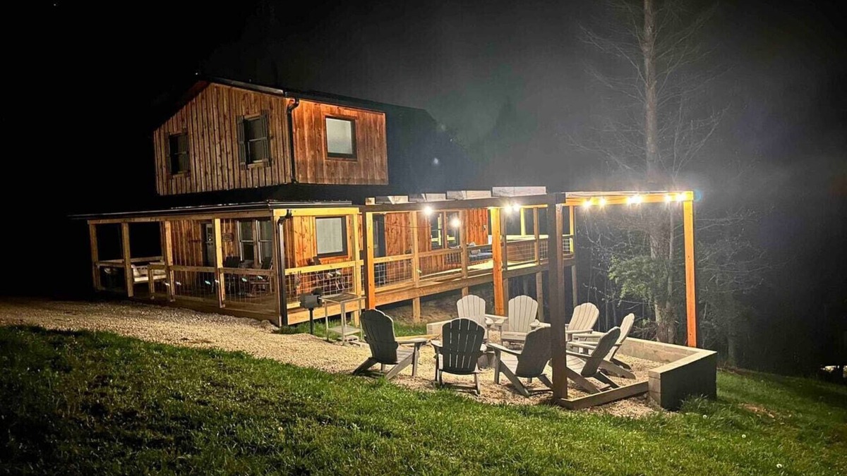 Campton Cabin | Red River Gorge Lazy Squirrel Hottub Firepit Wi-Fi