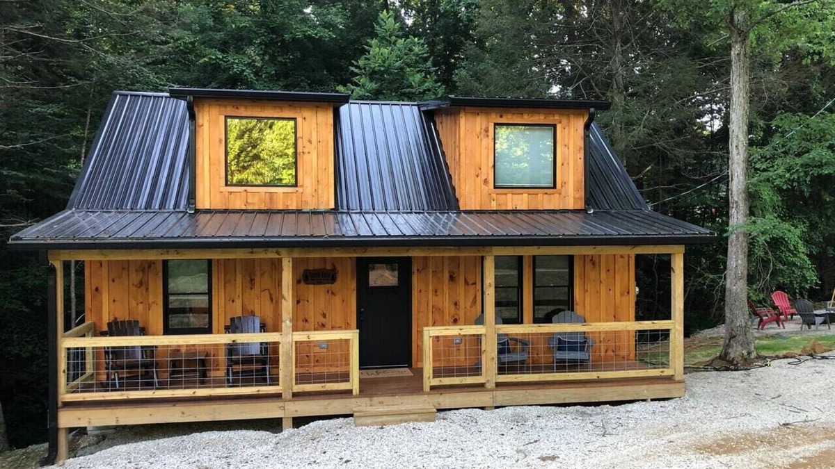 Campton Cabin | Red River Gorge Turtle Falls Hot Tub Firepit Wi-Fi