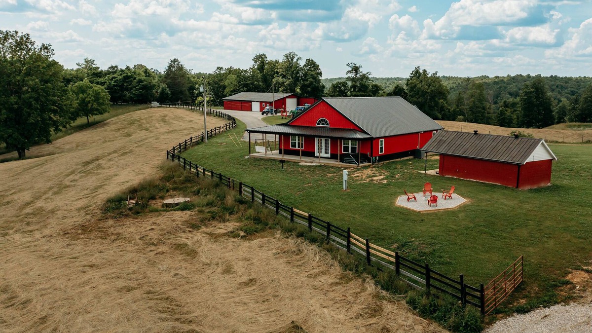 Denniston House | Red River Ranch Retreat- HOT TUB, Views, Pond- Near RRG