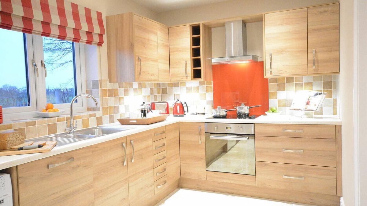 Whepstead Cottage | RED ROBIN, WHEPSTEAD, pet friendly, with a garden in Bury St Edmunds