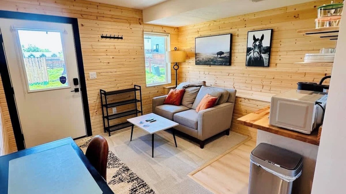 Applewood West Apartment | Red Rocks Base, 1BR Suite w Kitchenette