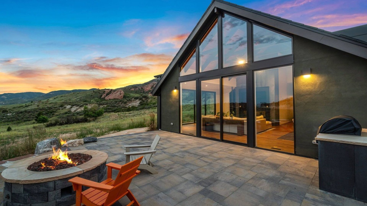 Morrison House | Red Rocks Hideaway - located @ entrance 1 - w Hot Tub