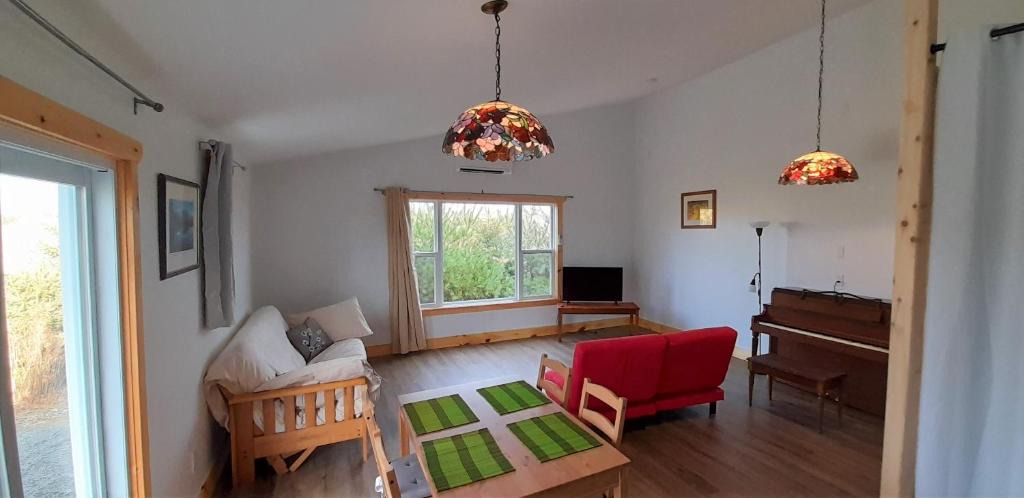 Lunenburg House | Red Roof Bed & Breakfast