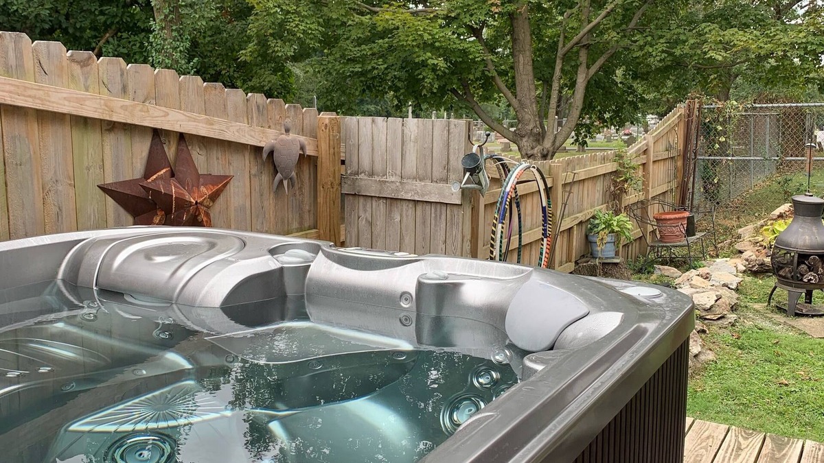 Versailles House | Red roof bungalow minutes from Keeneland race course bourbon trail. Hot tub