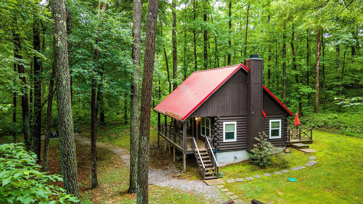 Kingston Springs Cabin | Red Roof Cabin in the woods