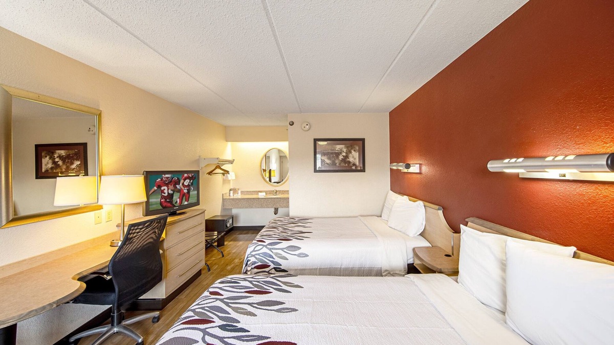 Akron Hotel | Red Roof Inn Akron
