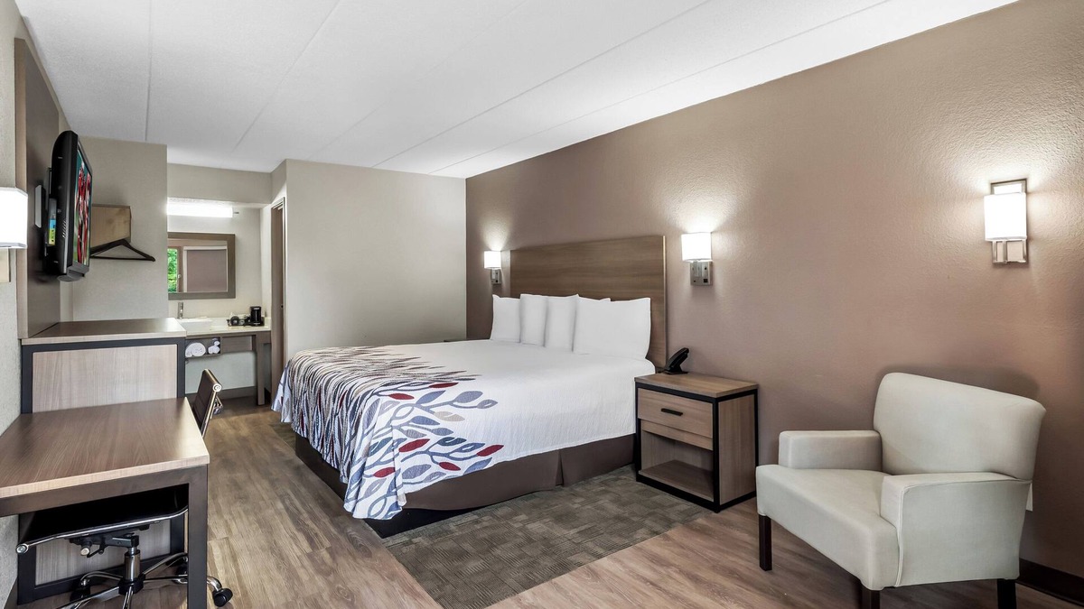 Bryant Pattengill East Hotel | Red Roof Inn Ann Arbor - U of Michigan South