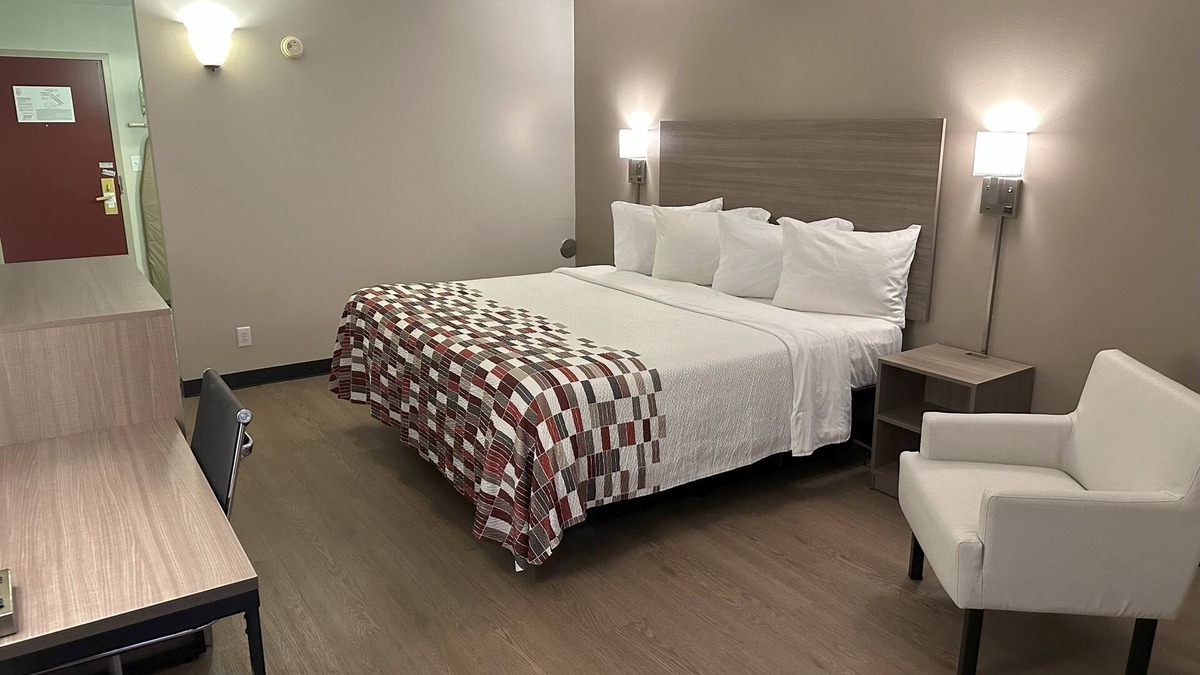 Cambridge Hotel | Red Roof Inn Cambridge, OH