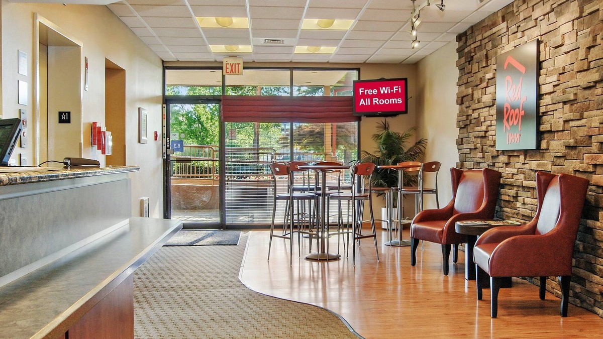 Middleburg Heights Hotel | Red Roof Inn Cleveland Airport-Middleburg Heights