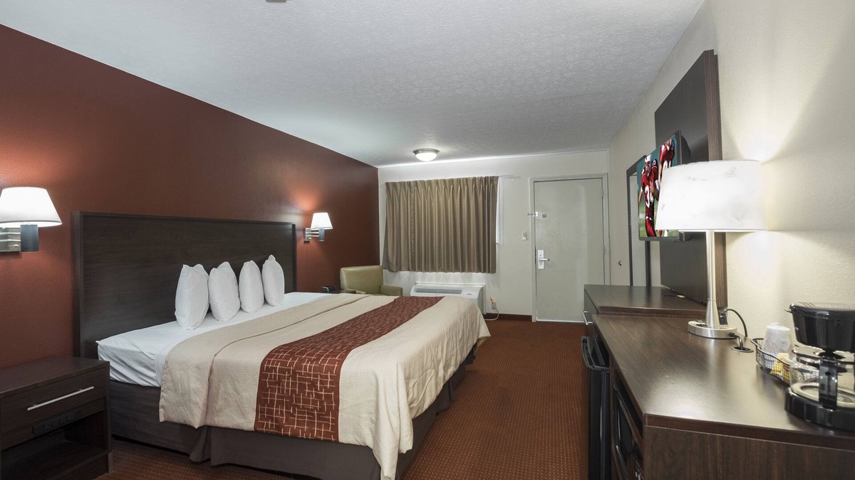Westerville Hotel | Red Roof Inn Columbus Northeast - Westerville
