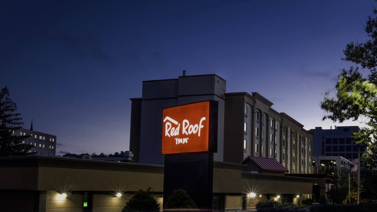 New Britain Hotel | Red Roof Inn Hartford - New Britain