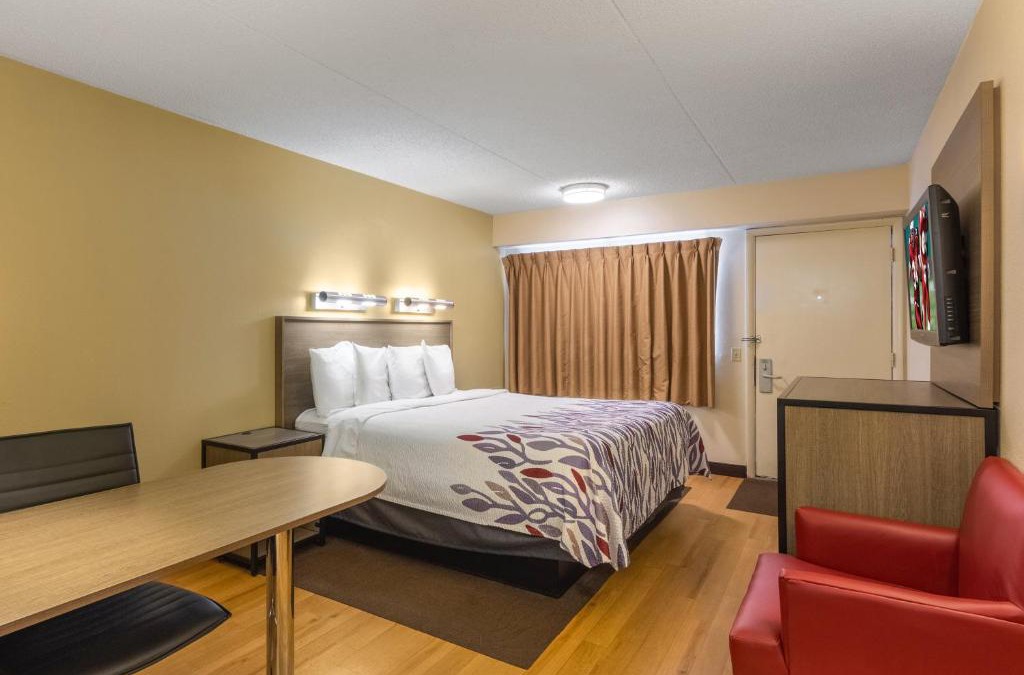 Kalamazoo Hotel | Red Roof Inn Kalamazoo West - Western Michigan U
