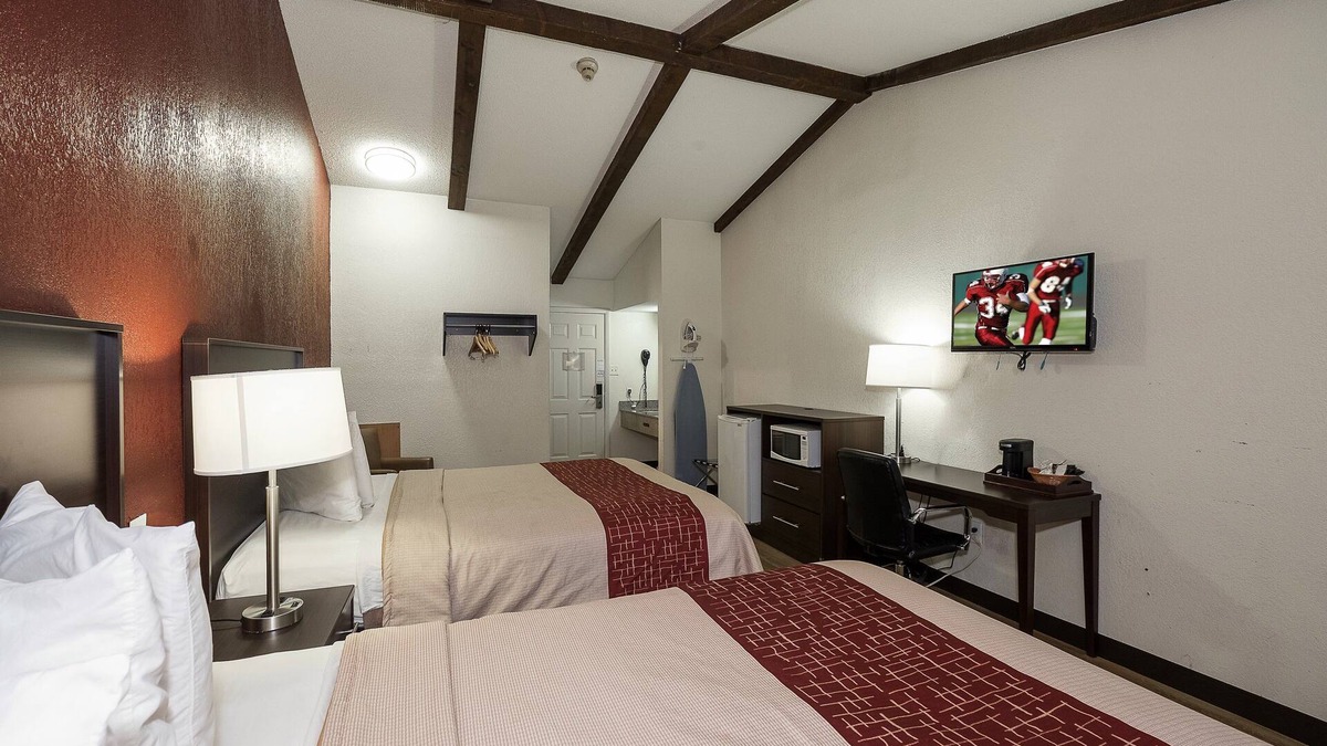 Witmer Hotel | Red Roof Inn Lancaster - Strasburg