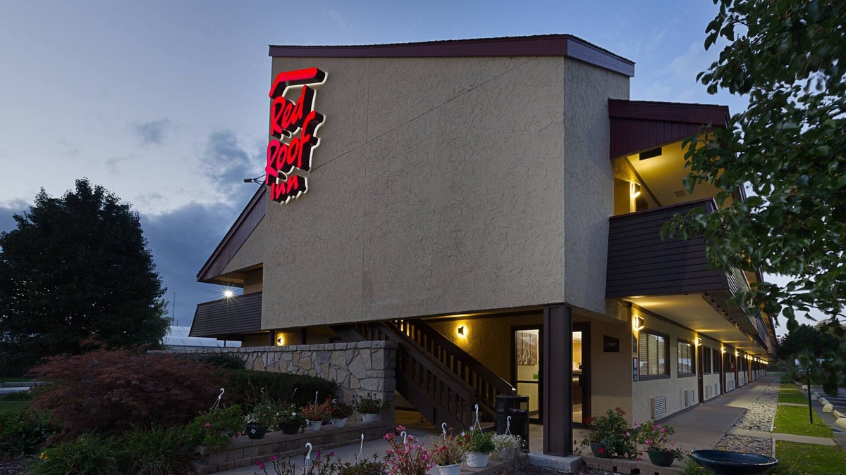 Lansing Hotel | Red Roof Inn Lansing West - MSU