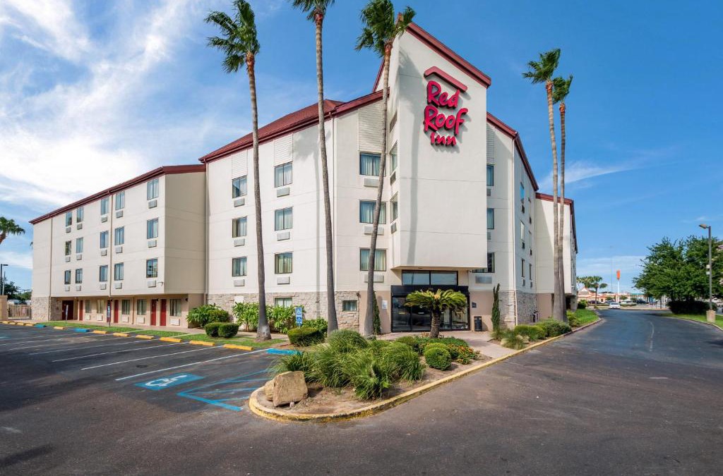 Bonanza Hotel | Red Roof Inn Laredo