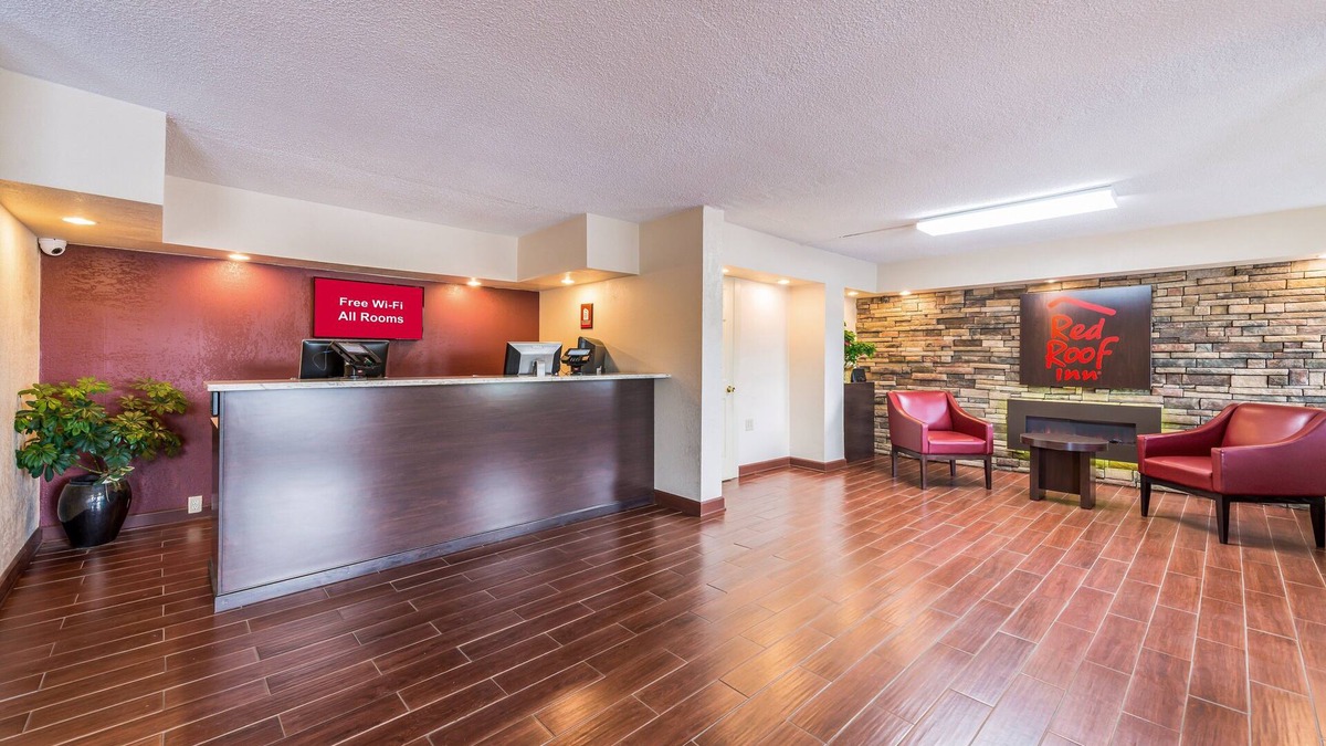 Marion Hotel | Red Roof Inn Marion, IN