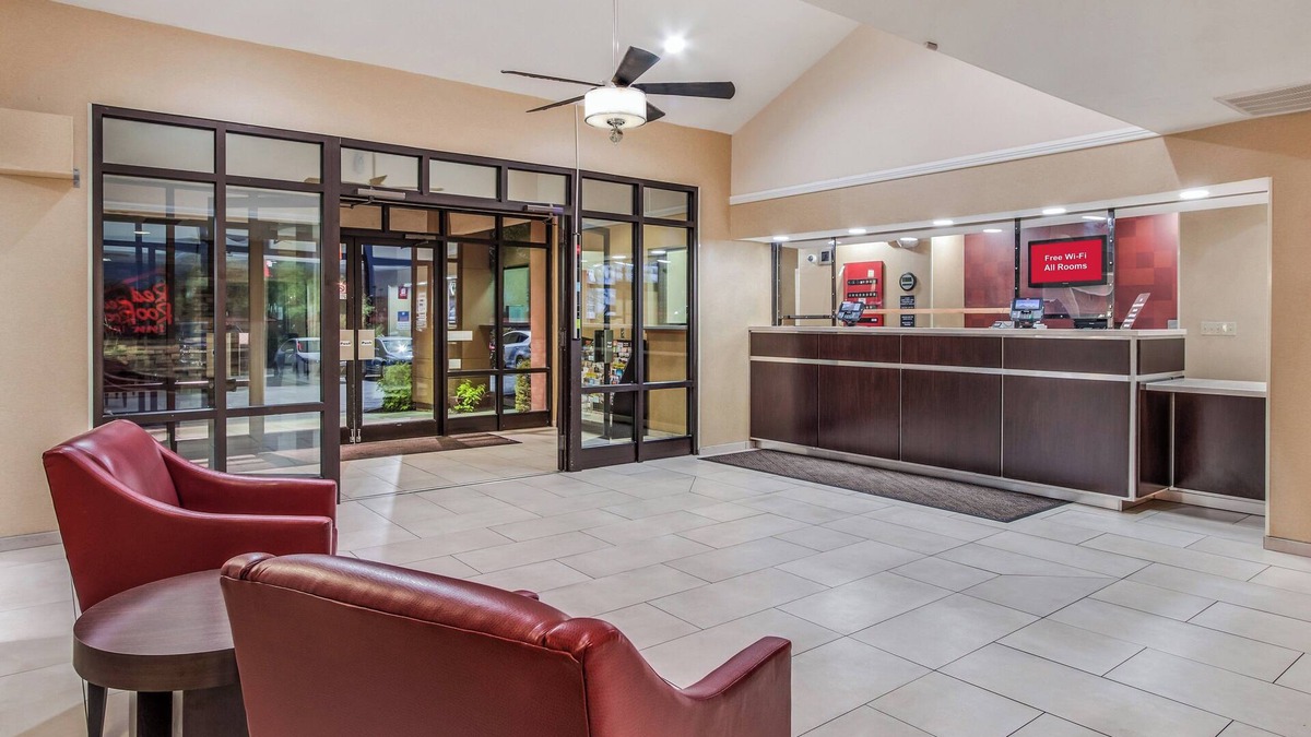 Deer Valley Hotel | Red Roof Inn Phoenix North - I-17 at Bell Rd