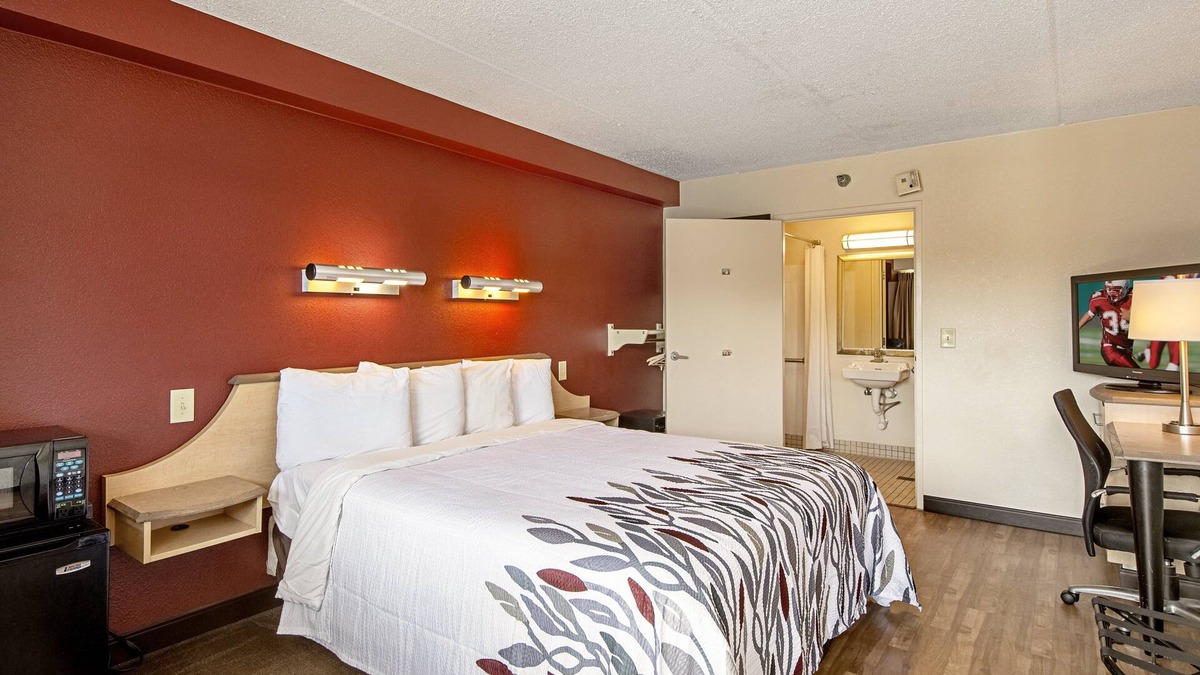 Cranberry Township Hotel | Red Roof Inn Pittsburgh North - Cranberry Township